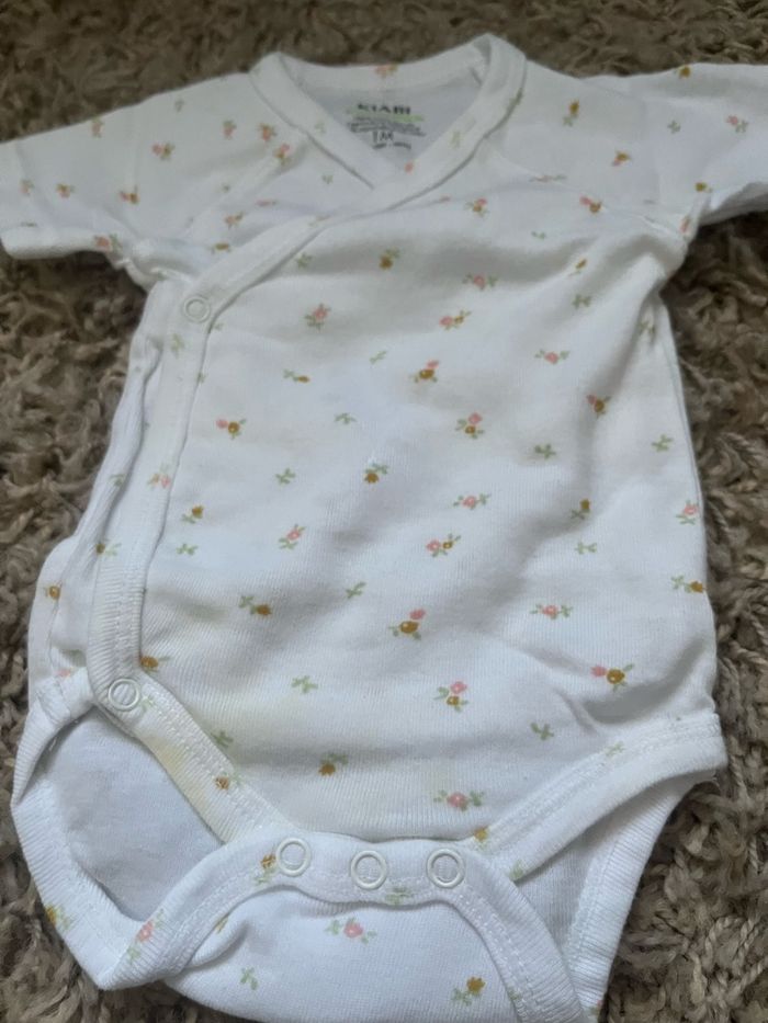 Lot de vêtements  0 mois/ 1 mois - photo numéro 2