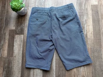 - Short Armand Thierry (J) - Taille 38 - Très bon état, petit fils tiré