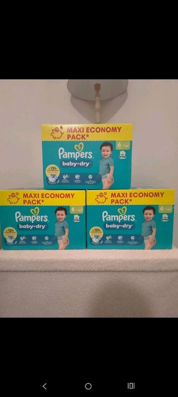 Couches Pampers baby-dry taille 6 