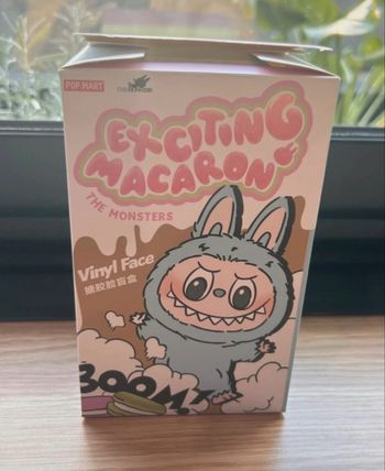 Labubu macaron