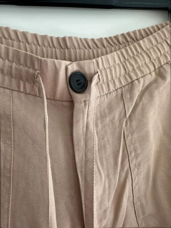 Pantalon cargo beige pour femme de Zara taille M - neuf - photo numéro 2