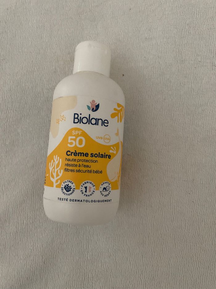 Crème solaire biolane