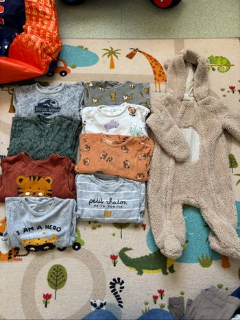 Lot pyjamas combi
