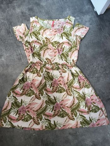 Robe fille 10 ans FPC très bon état