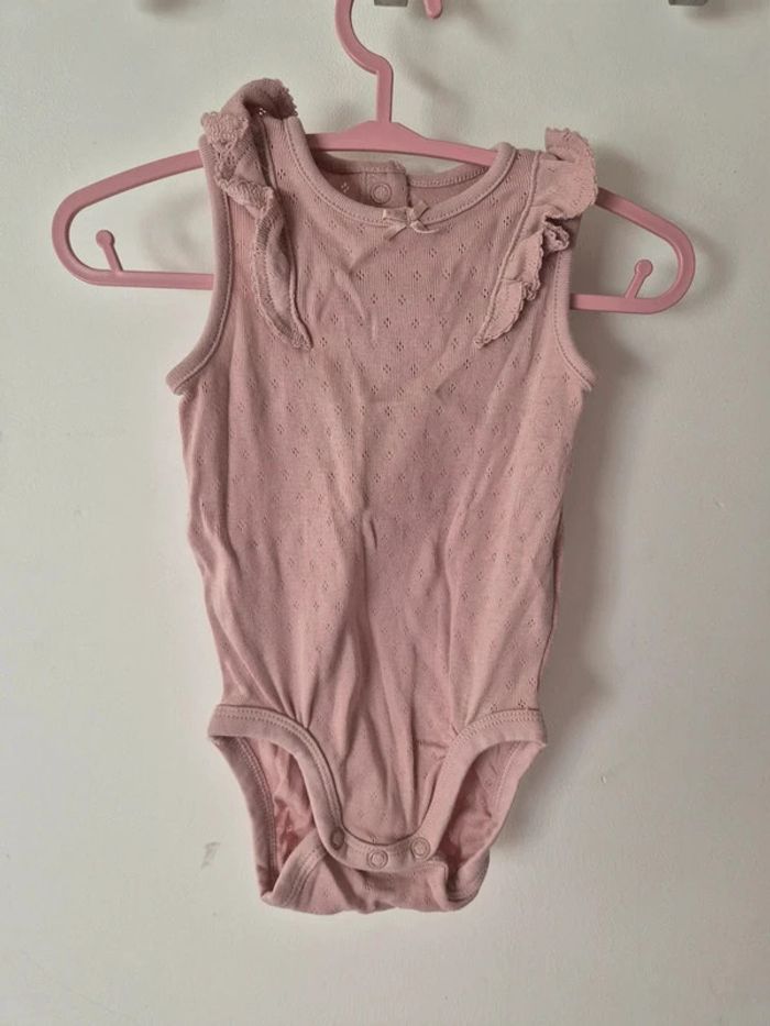 Body volanté sans manches rose ancien 6 mois H&M - photo numéro 1