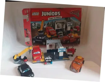 Lego 10743 - Cars - Le garage de Smokey