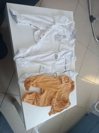 Lot 3 pyjamas
