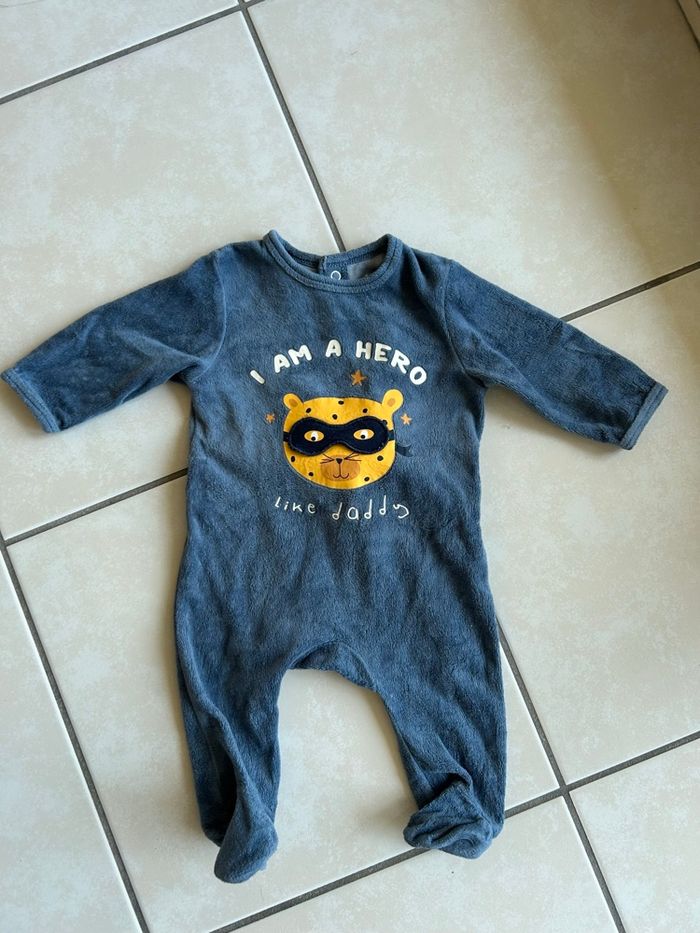 Lot 4 pyjamas velours mixtes 3 mois Kiabi - photo numéro 5