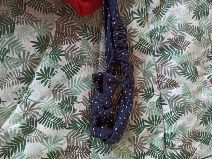 Ensemble 3 pièces robe, gilet et bandeau - photo numéro 4