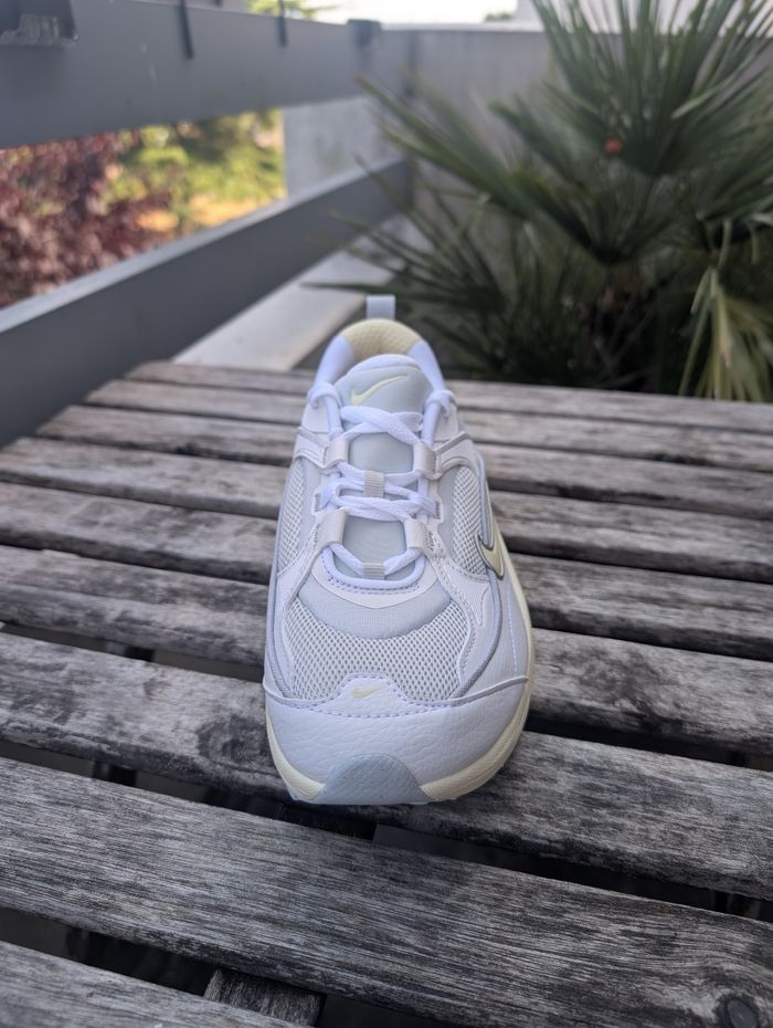 Sneakers Nike Air Max Bliss Next Nature baskets taille 40 femme - photo numéro 2