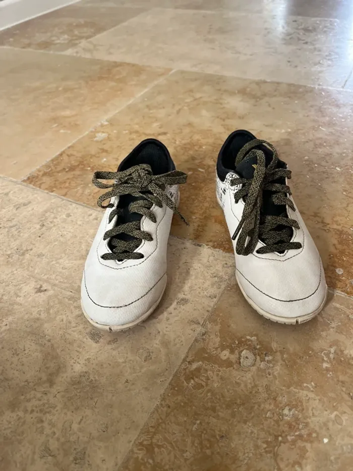 Chaussure de futsal Adidas - photo numéro 2