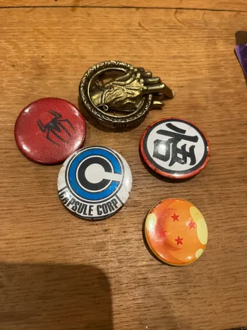 Lot pins pin’s capsule corp Spiderman dragon ball game of thrones