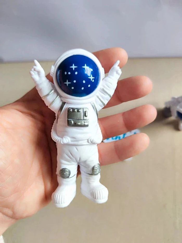 Lot de 4 figurine astronautes - photo numéro 7