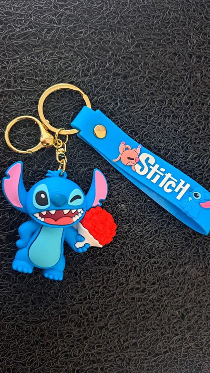 Porte-clé stitch bouquet de rose