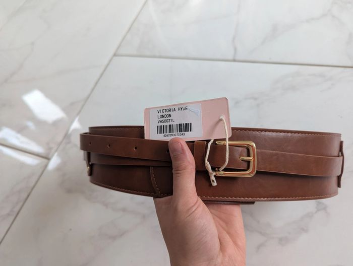 Ceinture Victoria Hyde London - Taile 110cm - Neuf avec étiquette - Soldé a 38.95€ - photo numéro 2