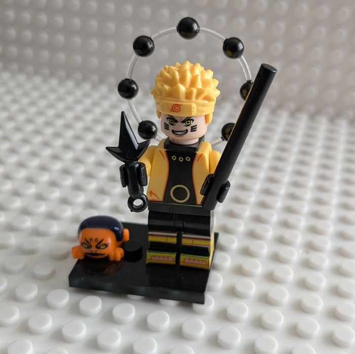Figurine Naruto Mode Sennin des six chemins et Kurama , style lego