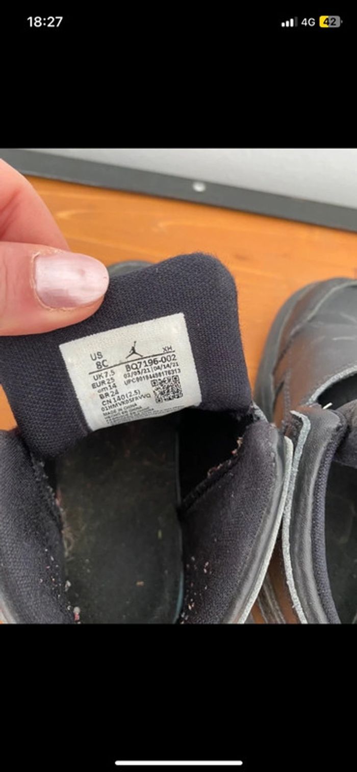 Basket Jordan taille 25 - photo numéro 4