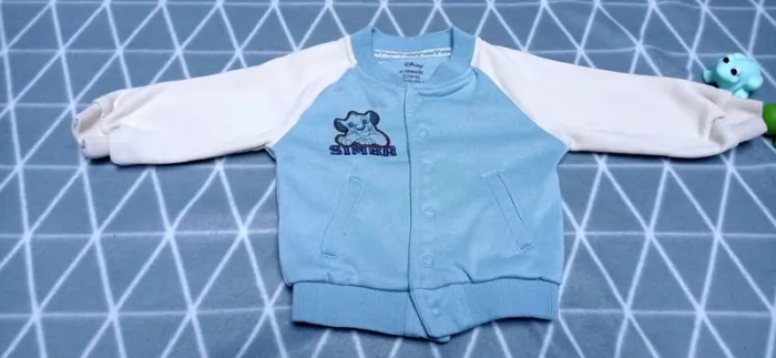 🦁 Lot 2 gilets 9 mois - photo numéro 2