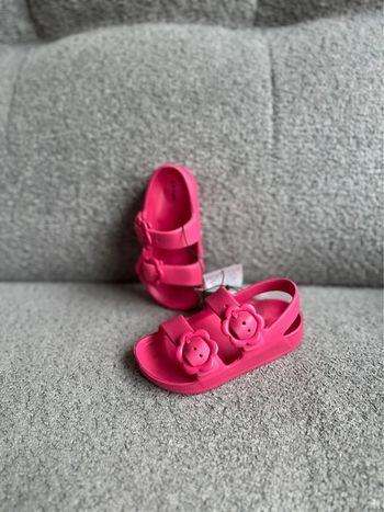 Sandales / claquettes / mules rose style Birkenstock Kiabi neuf