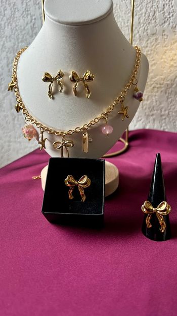 Collier à breloque noeud bague boucles d'oreilles