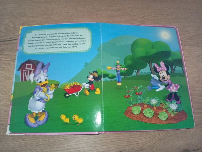 Livre Disney Minnie comptines et figurines - photo numéro 7
