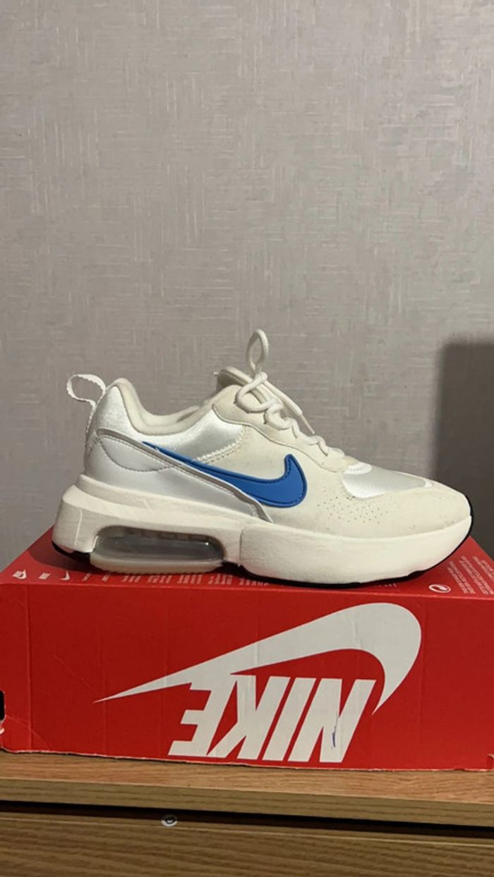 Basket Nike air max Verona demi pointure 38.5