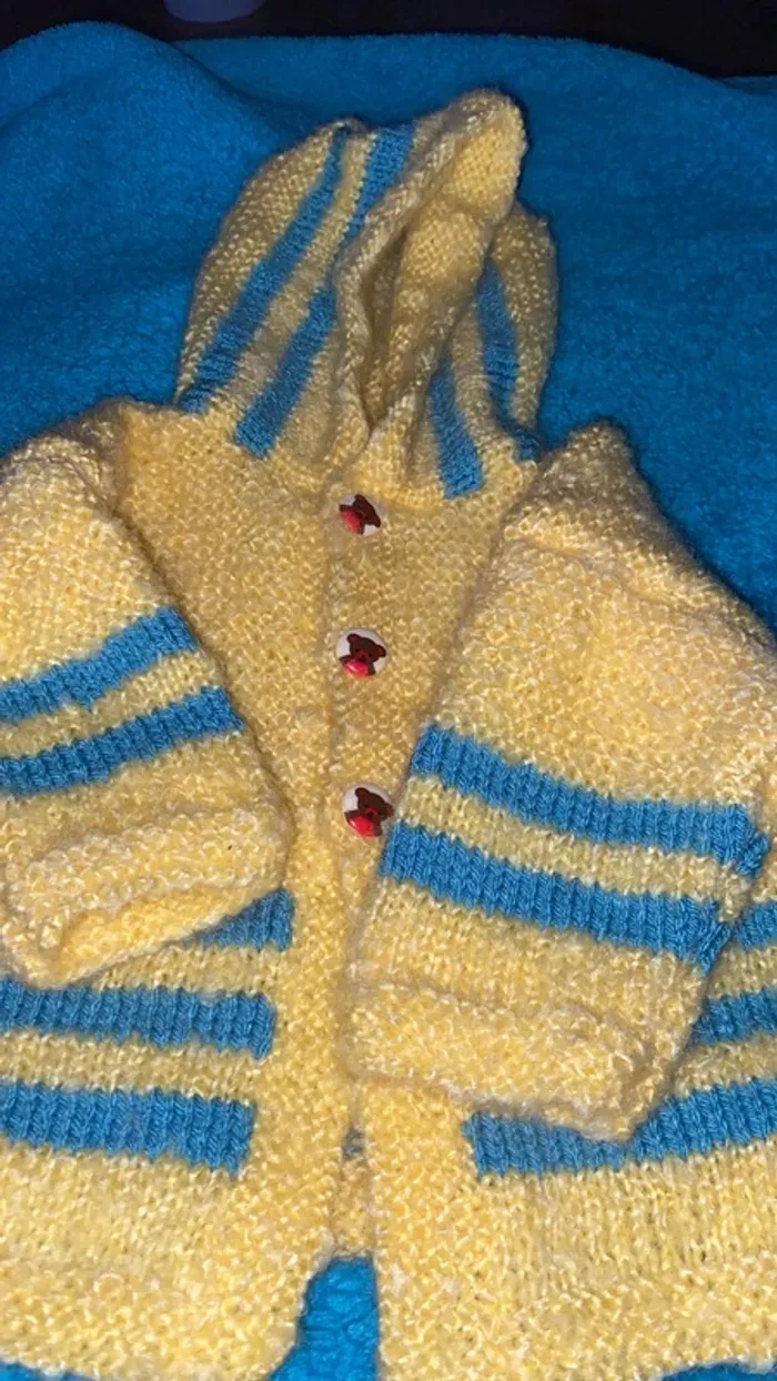 Gilet fait main 6 mois - photo numéro 2