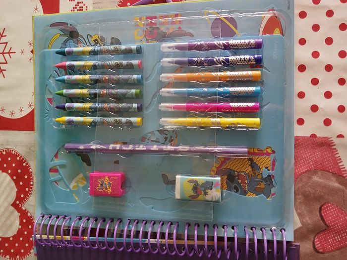 Cahier d'activités et de coloriage Stitch - photo numéro 3