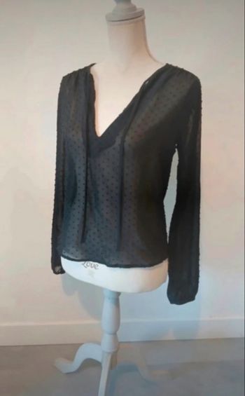 Blouse à pois noir transparente 