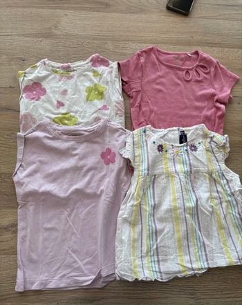 Lot de 4 t-shirt manche courtes 4 ans 
