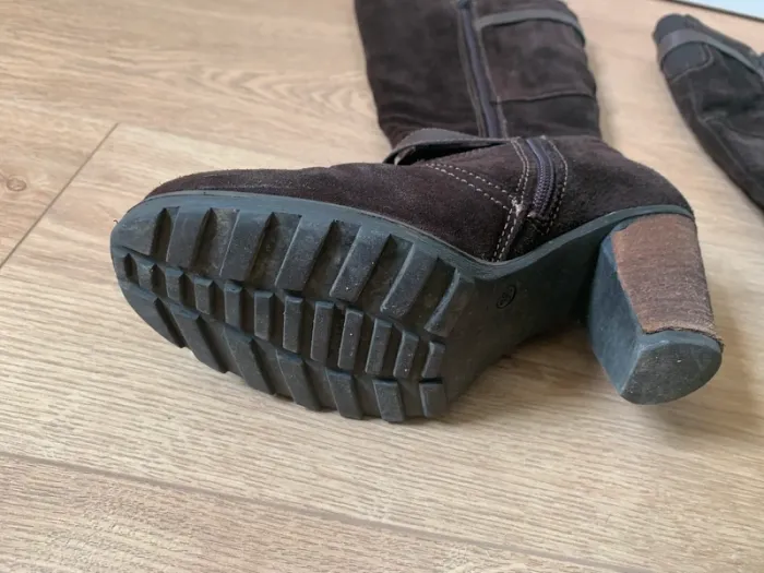 Bottes en daim marron haute très bon état - photo numéro 4