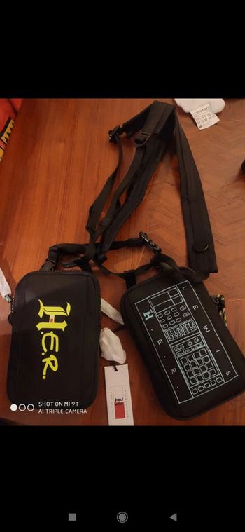 Sac doubles poches porté épaule tommy Hilfiger