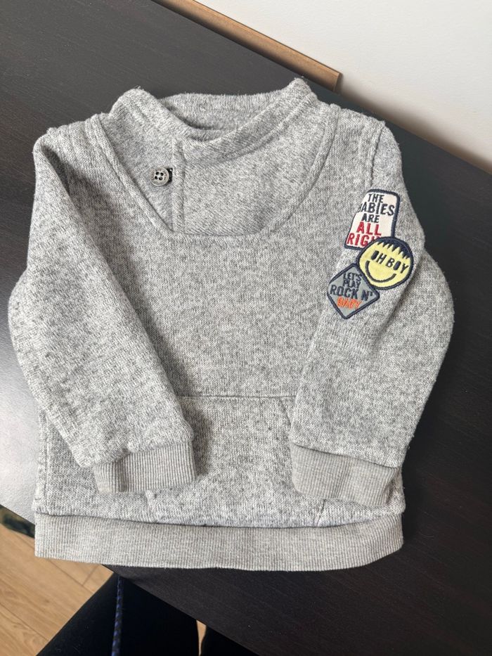 Pull gris