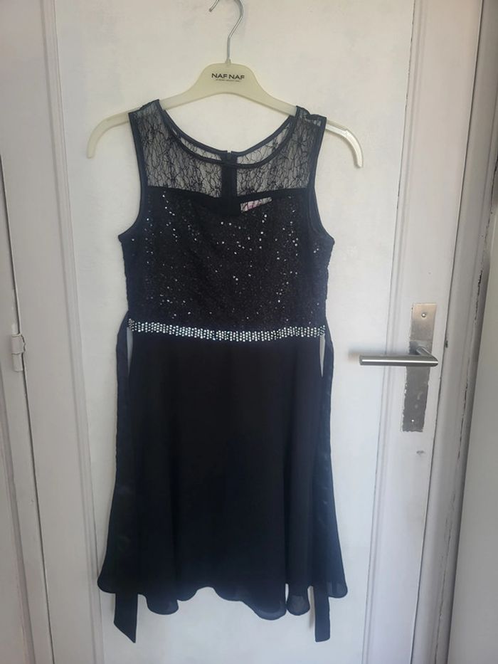 Robe noire strass et dentelle Taille 12 ans