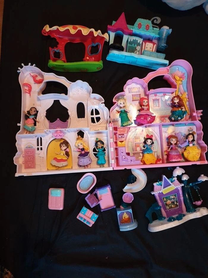 Lot Château et maisonnettes princesses kinghdom