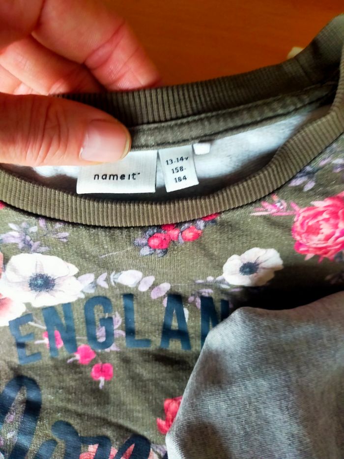 Lot pull fleurie 12/14 ans - photo numéro 4