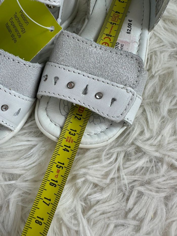 Paire de sandales blanches Primigi taille 21 - photo numéro 6