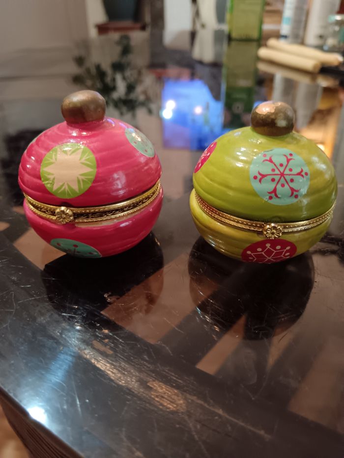 Petites boîtes colorées - photo numéro 1