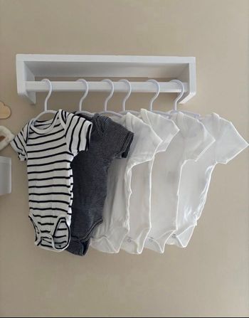 Lot de 6 bodies manches courte (3 mois)