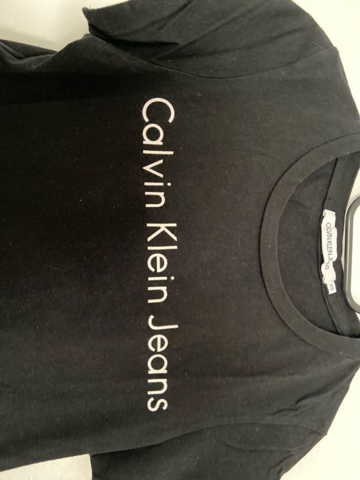 T-shirt Calvin Klein noir - photo numéro 3