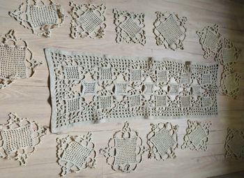 Chemin de table en crochet vintage beige fait main