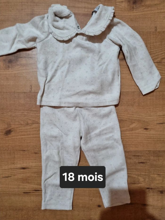 Pyjama velours 2 pièces 18 mois - photo numéro 2