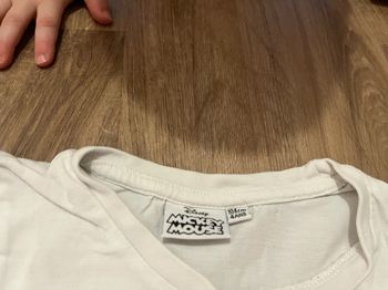 T shirt Disney Mickey Mouse manches longues 4 ans couleur blanc très bon état