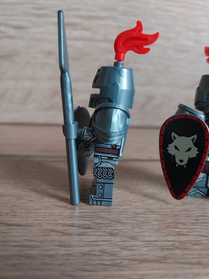 Figurines type lego 2 soldats chevaliers loups - photo numéro 4
