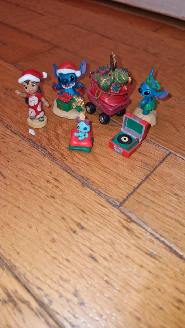 Lot de figurines Lilo et Stich Thème Noël