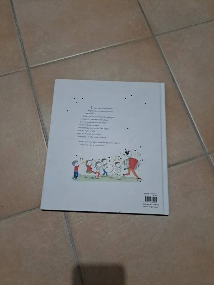 Album "l'enfant qui entendait les étoiles" - photo numéro 2