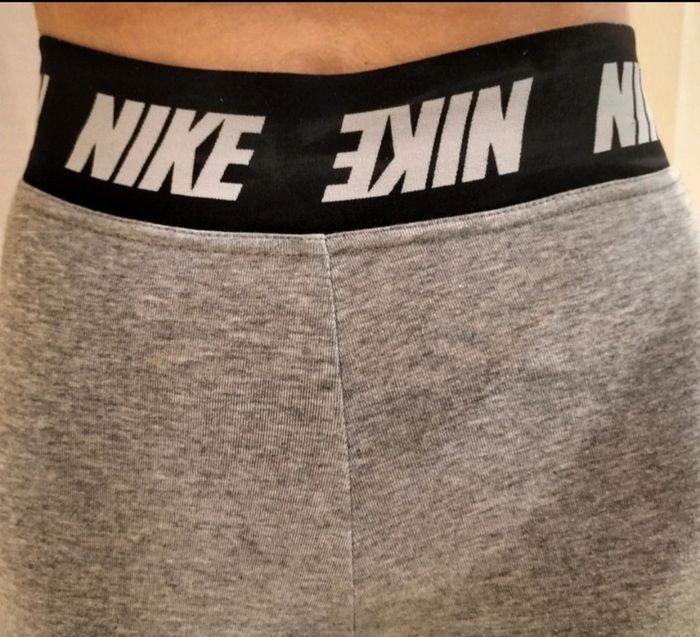 Legging "Nike" gris neuf - photo numéro 4
