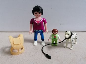 Playmobil 70154 Maman avec porte bébé et chien