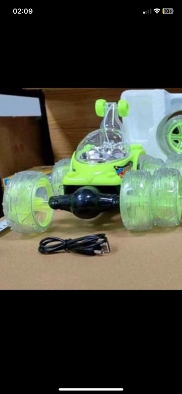 Voiture télécommandée 3 ans + neuve - photo numéro 2