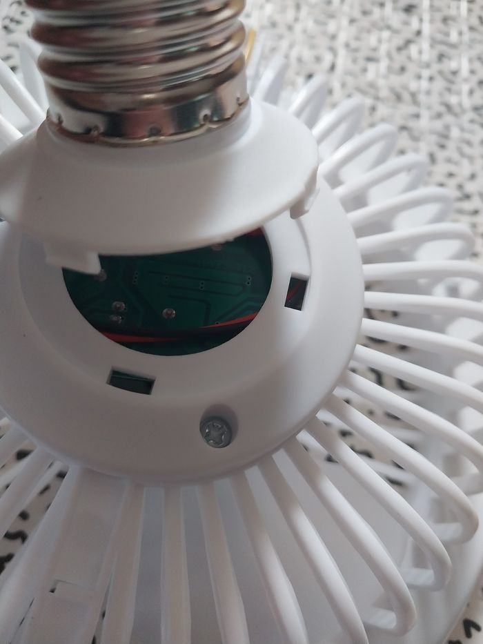 Ampoule ventilateur LED neuve avec télécommande - photo numéro 3